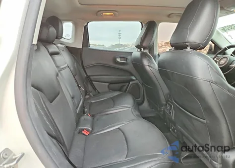 2019 Jeep Compass Latitude z USA, uszkodzony, nr VIN 3C4NJDBB2KT768187